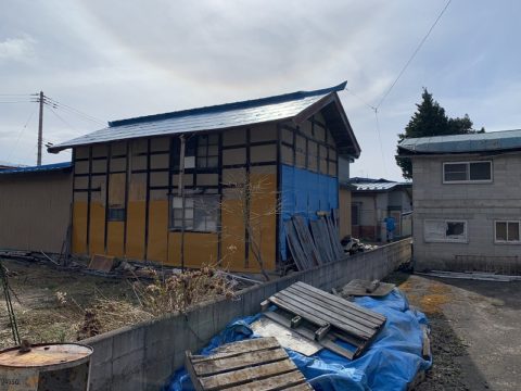 黒石　M様邸　小屋屋根、壁トタン工事