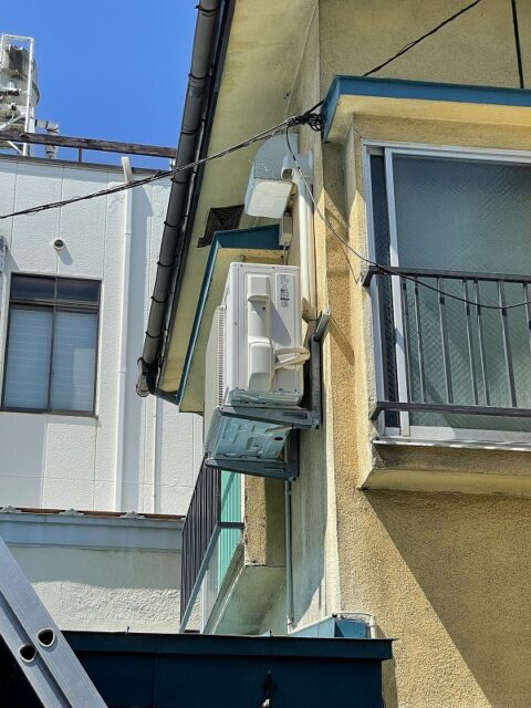 弘前市　N様　エアコン室外機屋根、シャッターBOX屋根工事